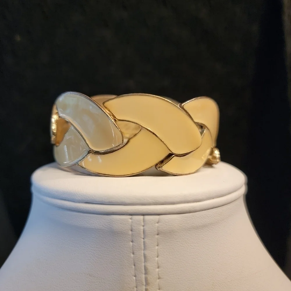 Set of 2 Vintage Enamel Painted Bracelets - Picture 4 of 15